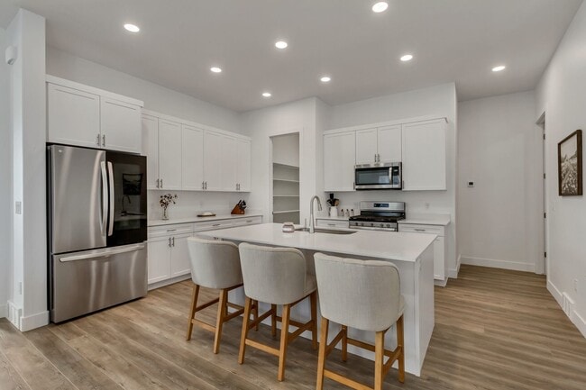 Building Photo - Modern Home in Heber – Available Now!