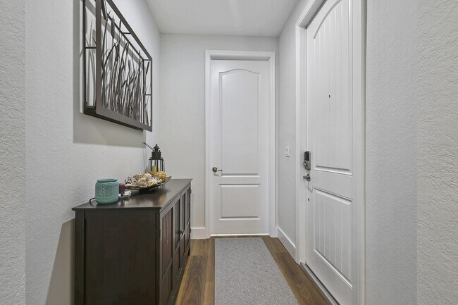Foto del edificio - 8413 Lakeview Trail