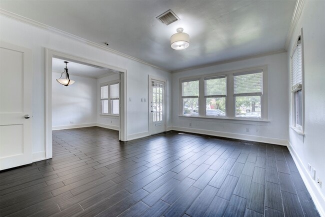 Building Photo - 2027 Huldy St