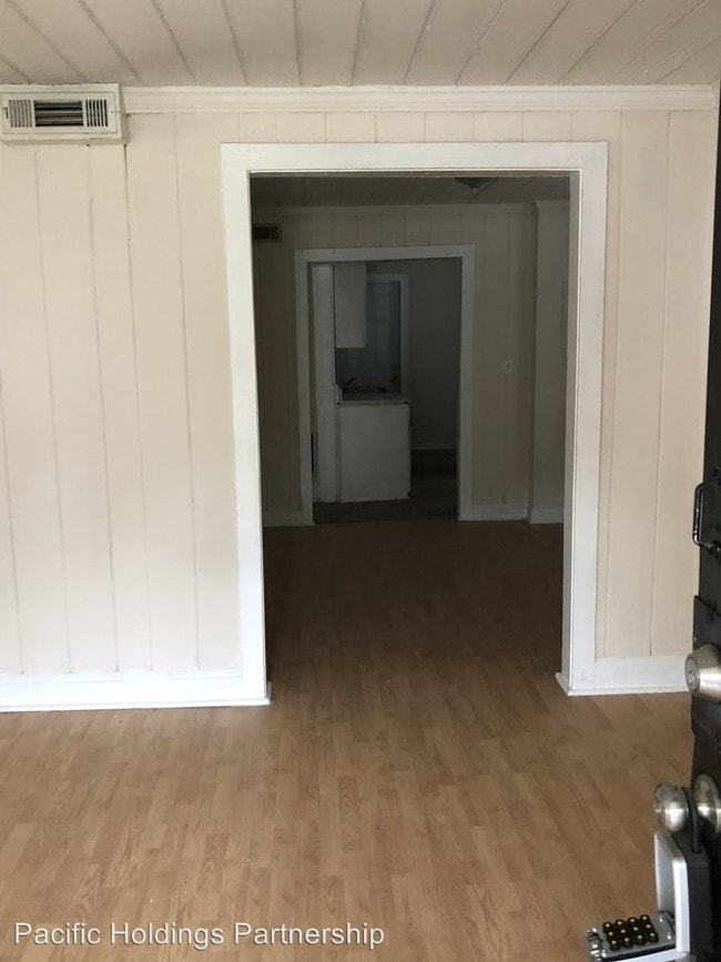 Building Photo - 2 br, 1 bath House - 2770 Mann Road  Unit 1