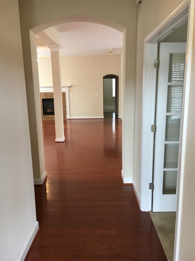 Foto del edificio - 6327 Willow Branch Rd