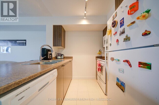 Photo du bâtiment - 1346 Danforth Rd