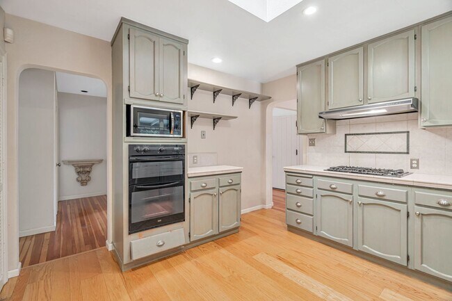 Foto del edificio - 14141 Victor Pl