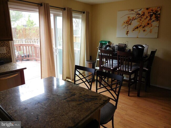 Building Photo - 7903 Old Carriage Trail