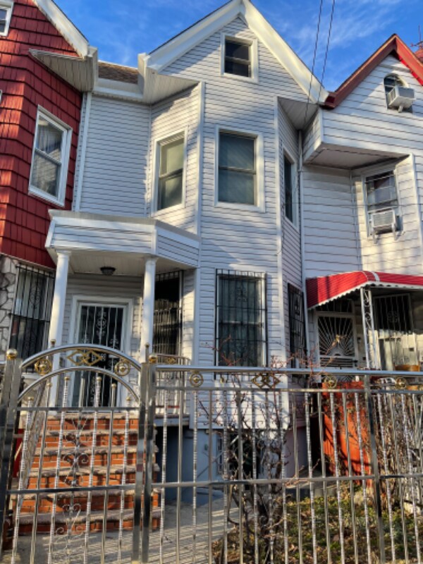 Primary Photo - 93 Ridgewood Ave