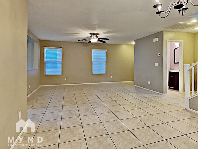 Foto del edificio - 60 Foxworth Ct