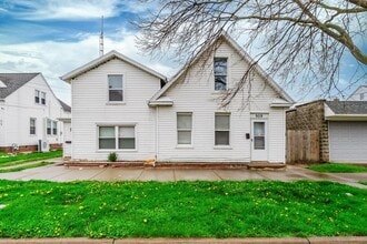 Building Photo - 911 W Madison St