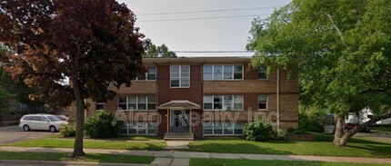Building Photo - 2419 Plymouth Ave N