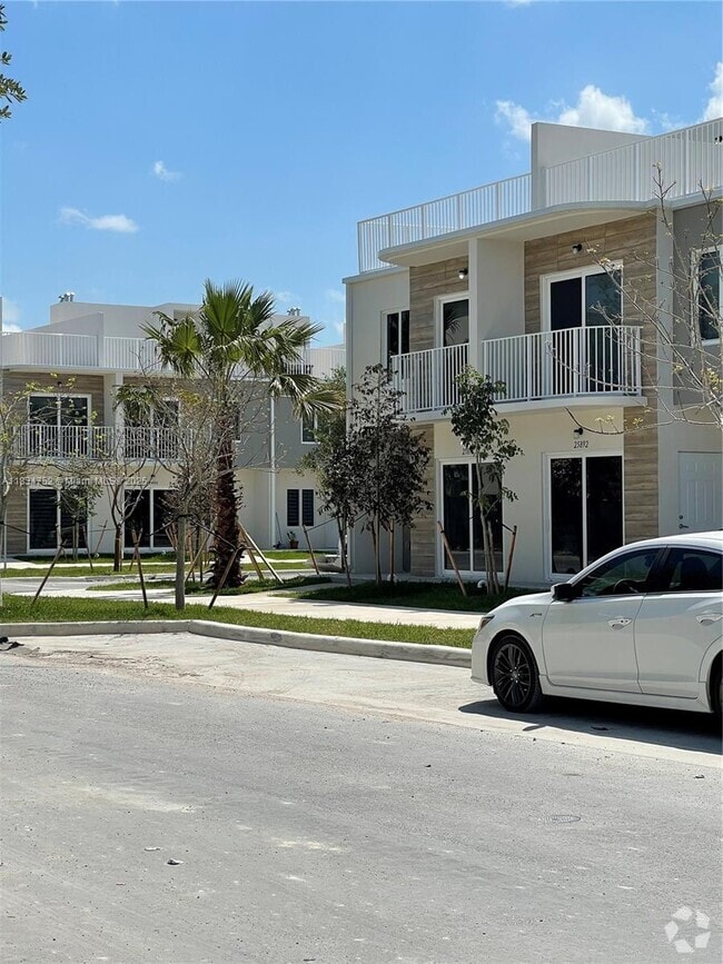 Building Photo - 25834 SW 144th Ave