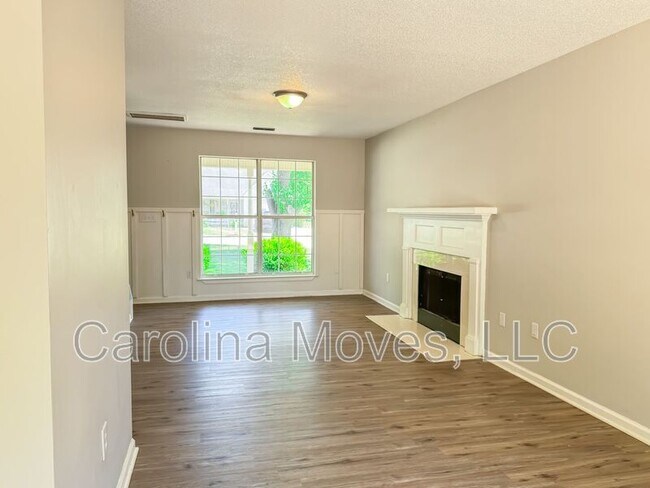 Building Photo - 112 Twin Falls Dr