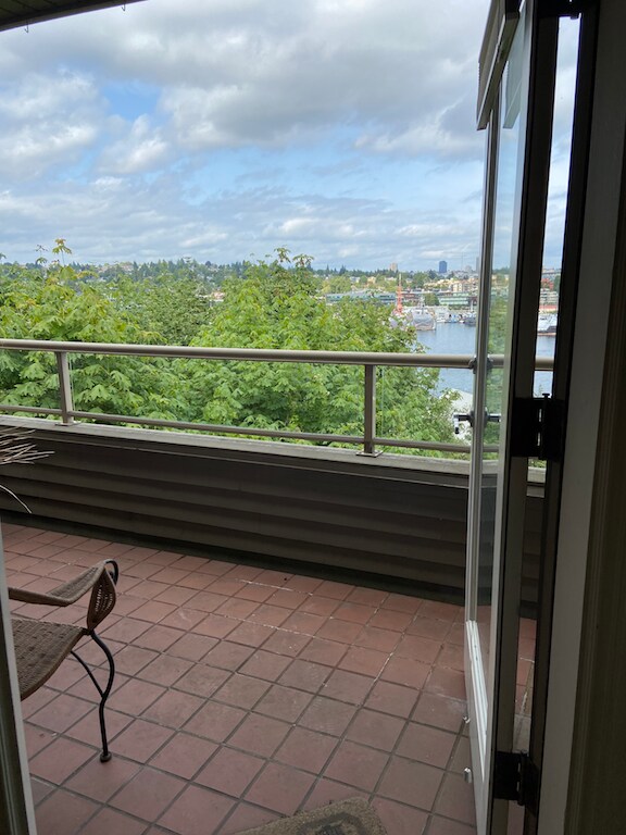 2522 Dexter Ave N Unit 201, Seattle, WA 98109 Condo for Rent in