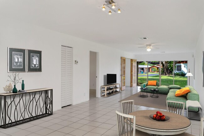 Foto del edificio - 537 SE 27th Terrace