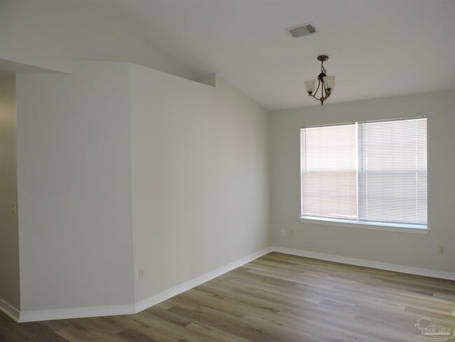 Building Photo - 372 Mizzen Ln