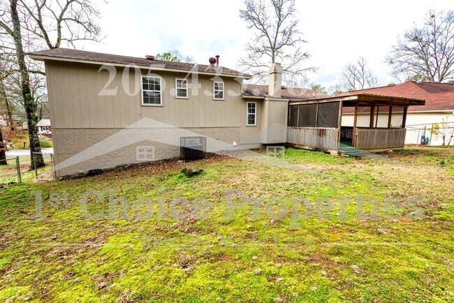Building Photo - 115 Fox Hollies Boulevard, Bessemer