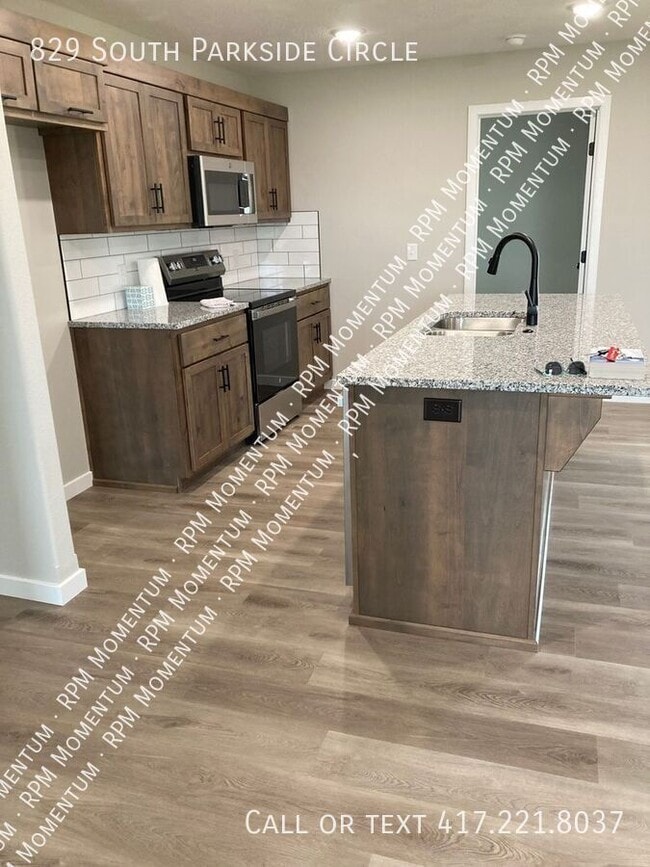 Foto del edificio - 829 S Parkside Cir