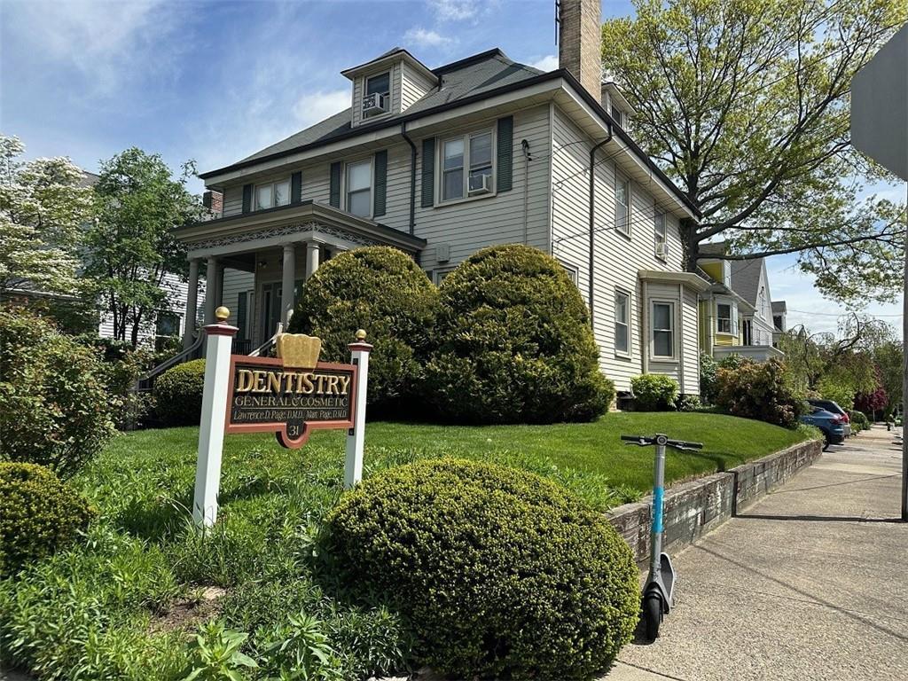 Primary Photo - 31 Elmgrove Ave