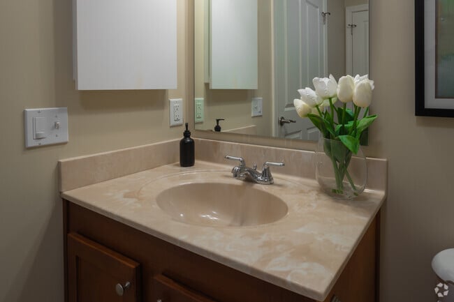 Princeton - 1BR, 1BA, 649sf - University Heights