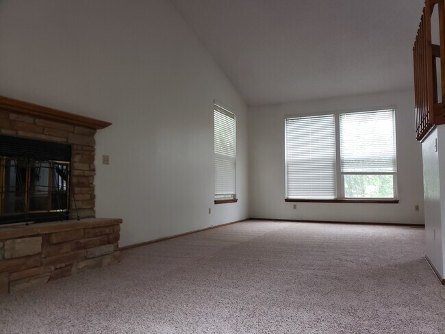 Foto del edificio - 5217 Willowbrook Rd