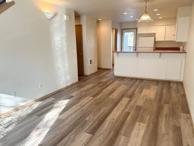 Foto del edificio - *HALF OFF first full month of rent!* Darli...