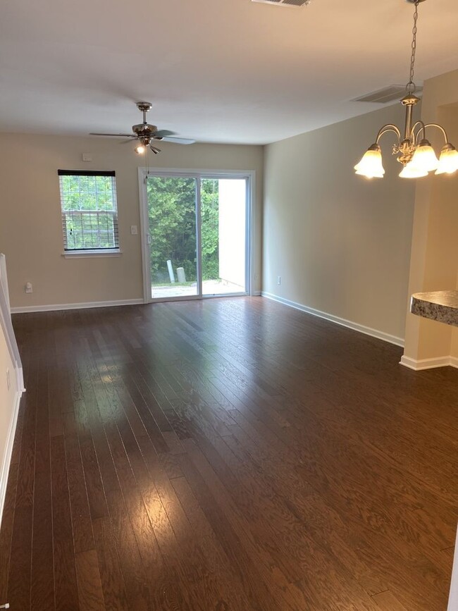 Foto del edificio - Robyns Glen townhome