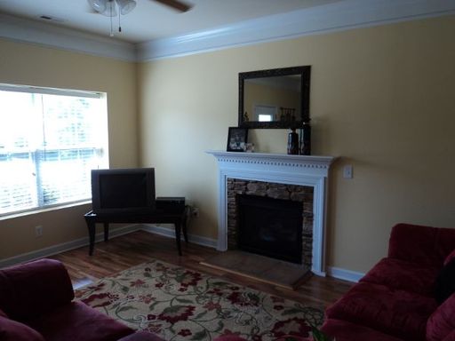 Building Photo - 8430 Meadowcreek Village Dr