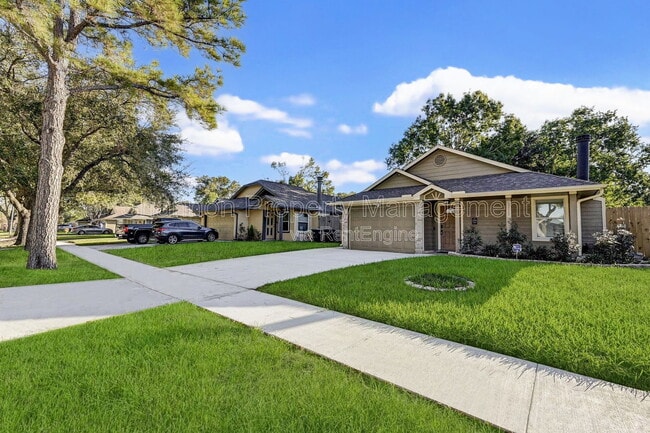Foto del edificio - 14027 Blue Falls Dr