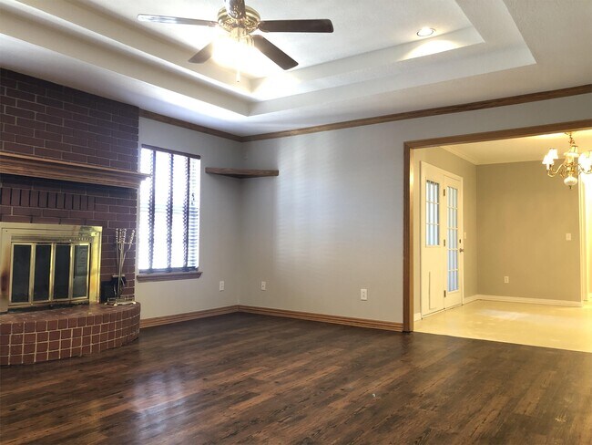 Building Photo - 111 Fox Run Pl