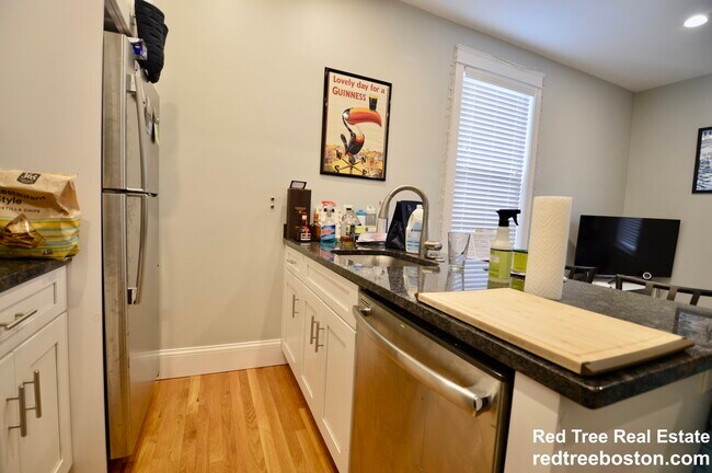 Building Photo - 405 S Huntington Ave
