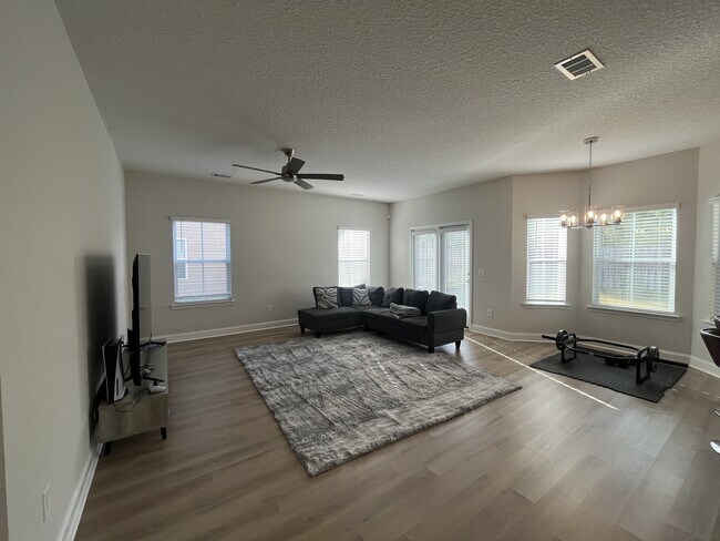 Foto del edificio - 1211 Grayson Ave