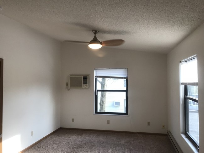 Building Photo - 4180 Jannie Dr