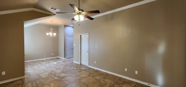 Foto del edificio - Beautiful 3 bed/2 bath Duplex off of Bunny...
