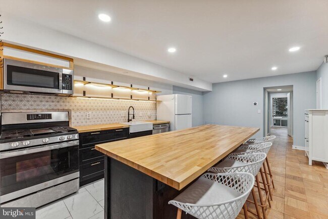 Foto del edificio - 7513 Spring Lake Dr