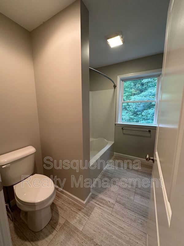 Building Photo - 1584 Holtz Rd