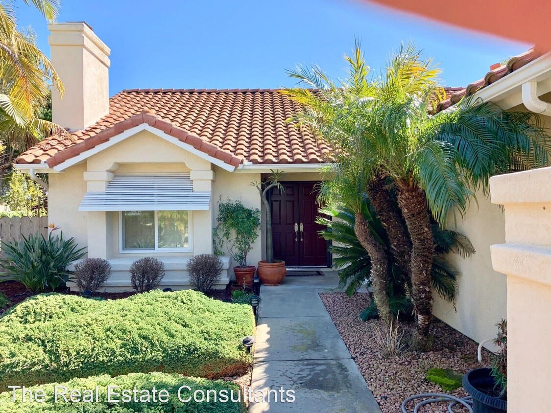 Foto principal - 4 br, 2 bath House - 691 Edgewater Ave