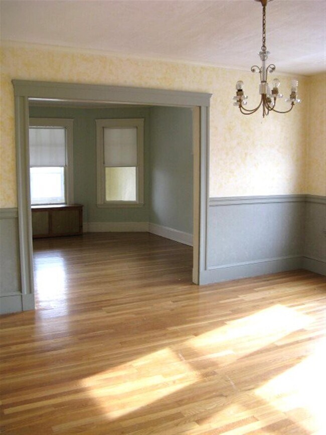 Building Photo - 259 Main St