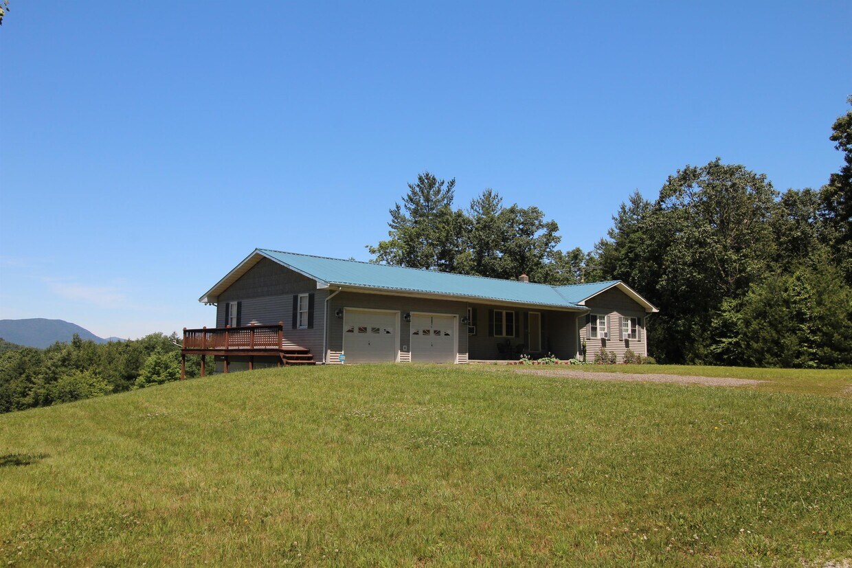 507 Greenview Dr, Jefferson, NC 28640 House Rental in Jefferson, NC