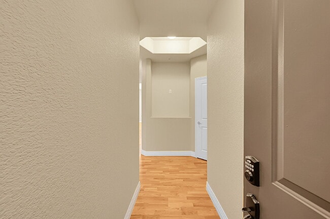 Building Photo - $2,195.00, 2-bed, 2-bath, located in Denve...