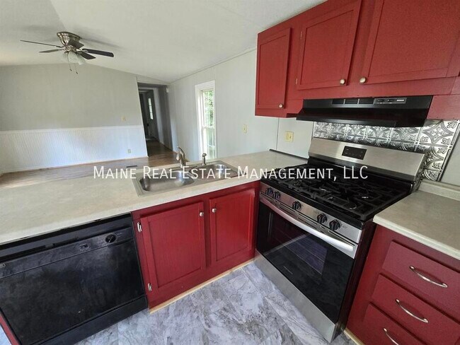 Foto del edificio - 51 Sweet Fern Dr