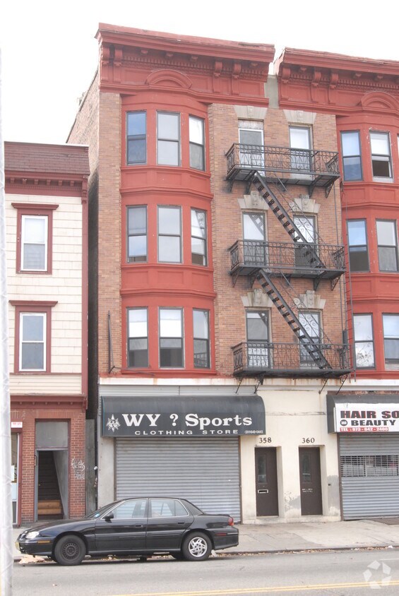Foto del edificio - 358-360 S Orange Ave