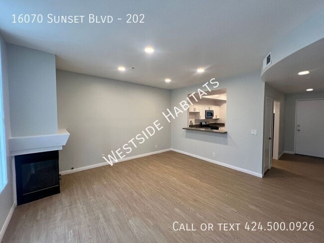 Building Photo - 16070 W Sunset Blvd
