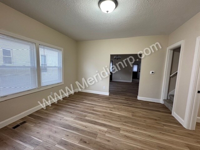 Foto del edificio - 739 W 4th St