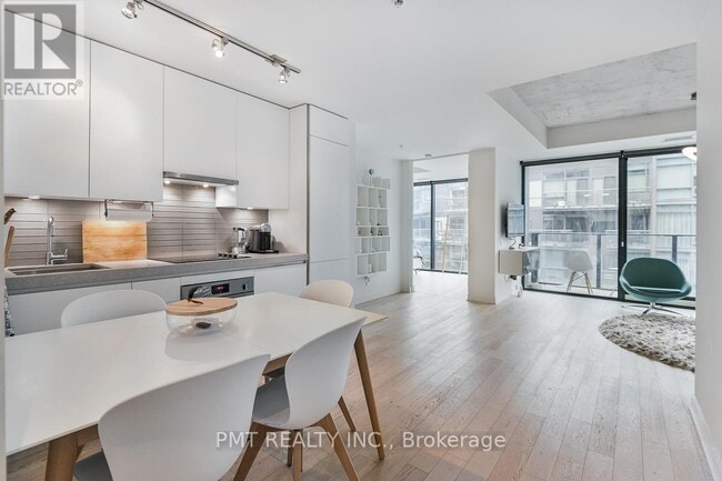 Building Photo - 38 Stewart St