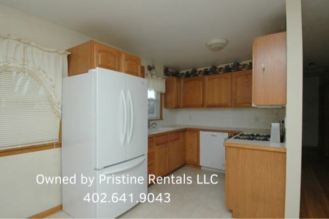 Building Photo - 1260 Sunrise Dr