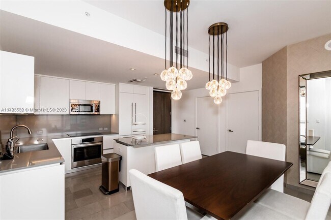 Foto del edificio - 88 SW 7th St