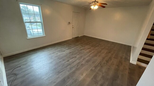 Building Photo - 7204 Crestside Dr