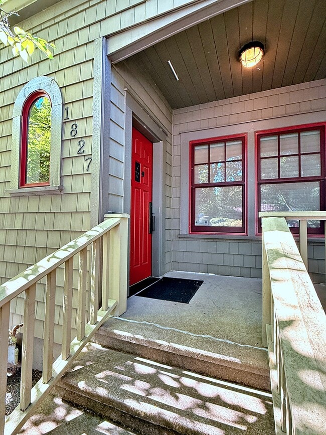 Building Photo - 1827 N Skidmore St