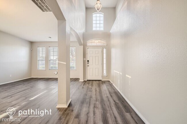 Foto del edificio - 4 br, 2.5 bath House - 6269 Trinity Creek ...