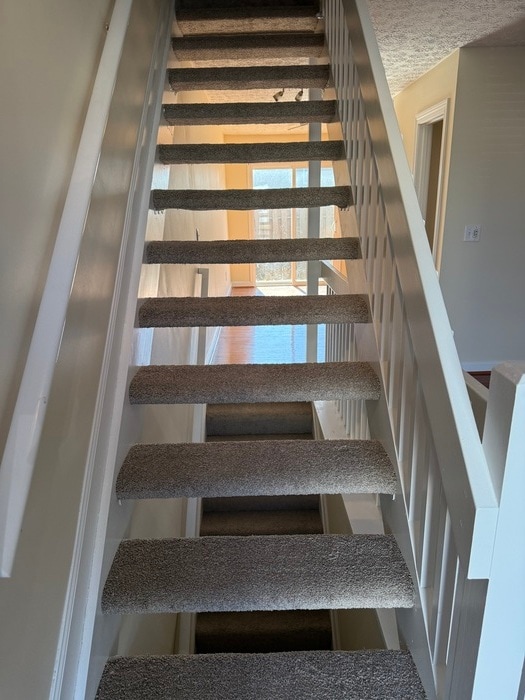 Building Photo - Beautifully remodeled 2BD, 2.5BA, Polaris ...