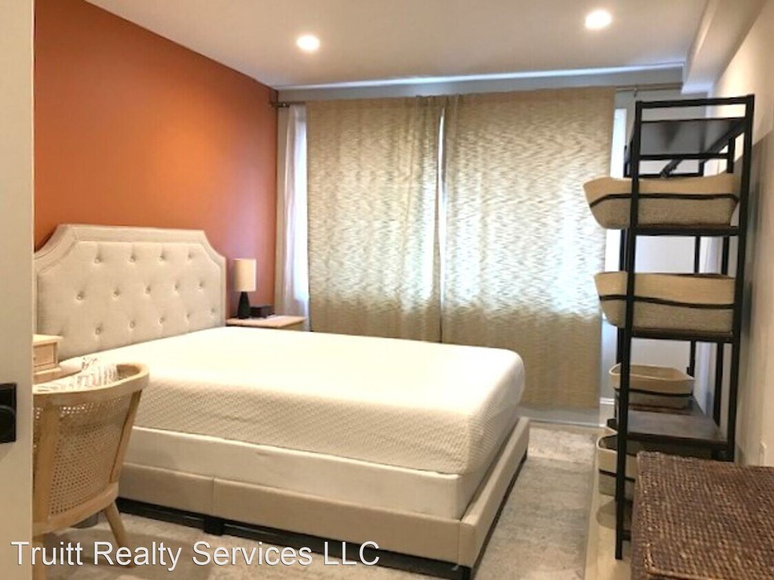 Foto principal - 1 br, 1 bath House - 1310 Vermont Ave NW #3