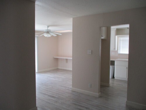 Building Photo - FOUR BEDROOM WITH SUNROOM IN EAST VENTURA